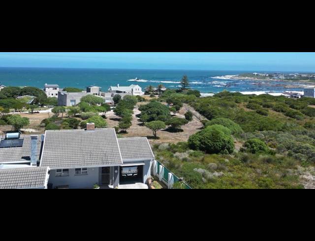 4 BEDROOM HOUSE FOR SALE IN KLEINBAAI